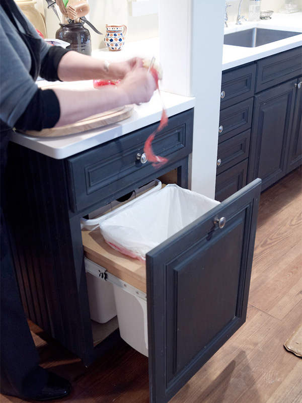 Home Chef Kitchen Style Ideas Plummer Using One Of Her Kitchen S Built In Trash Cans